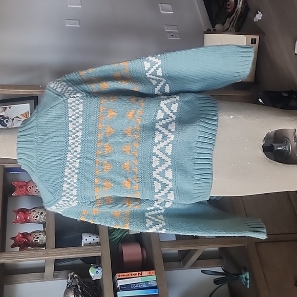 Universal Thread Sweater - Picture 2 of 5